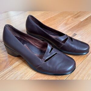 Clarks Artisan Collection Women’s Brown Leather Dress Shoes, Size 6.5